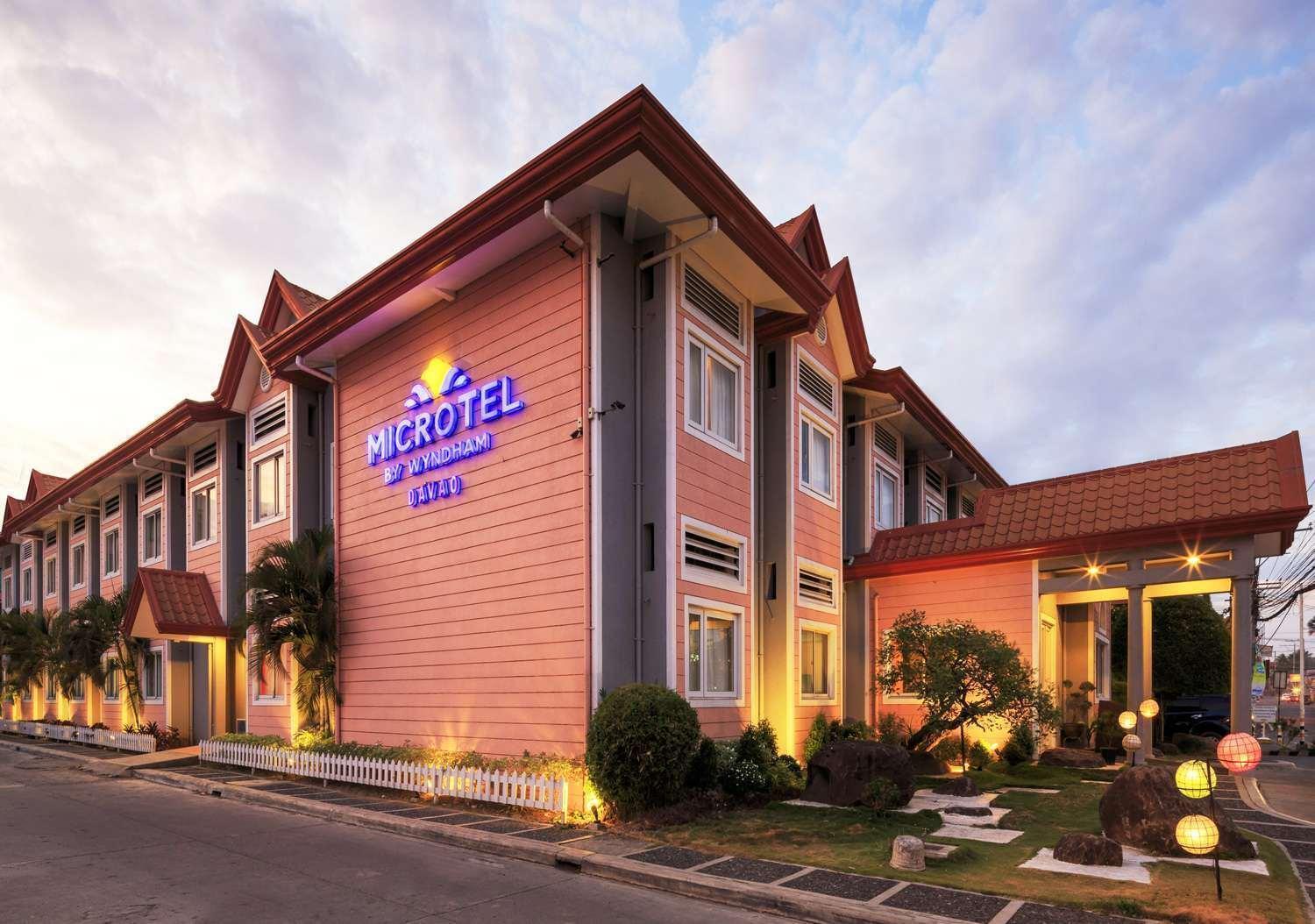 Microtel By Wyndham Davao City Exterior foto