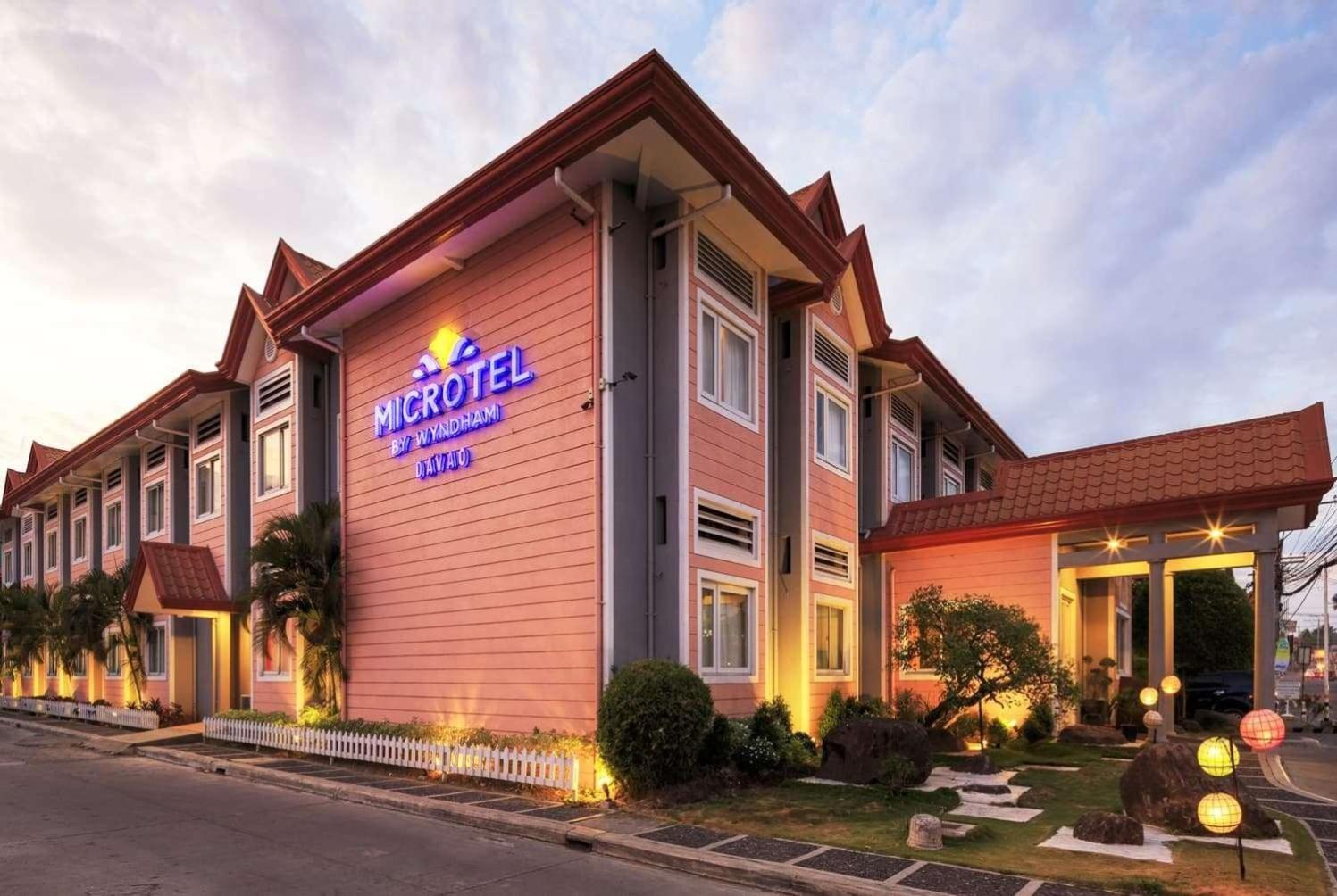 Microtel By Wyndham Davao City Exterior foto
